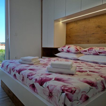 Apartman Marcelina 1 With Private Pool Τρογκίρ Εξωτερικό φωτογραφία