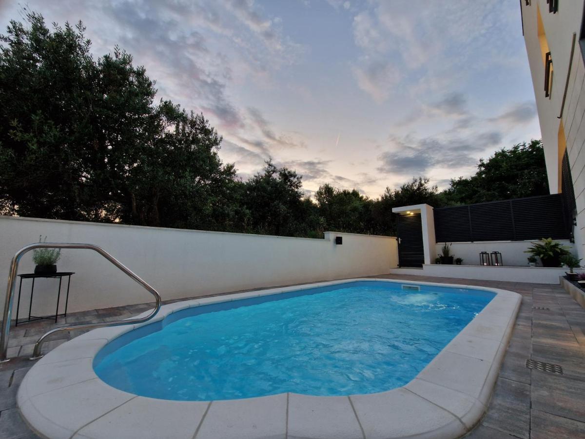 Apartman Marcelina 1 With Private Pool Τρογκίρ Εξωτερικό φωτογραφία