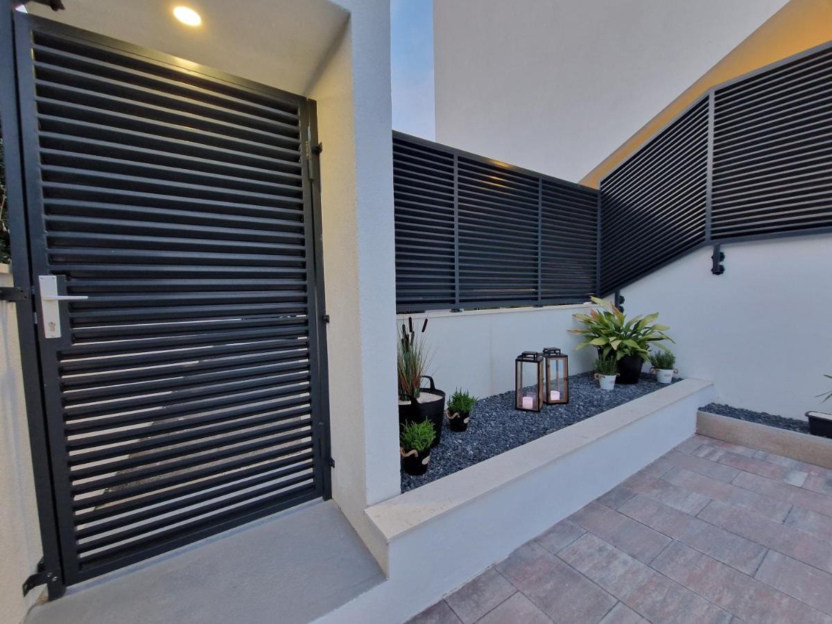 Apartman Marcelina 1 With Private Pool Τρογκίρ Εξωτερικό φωτογραφία