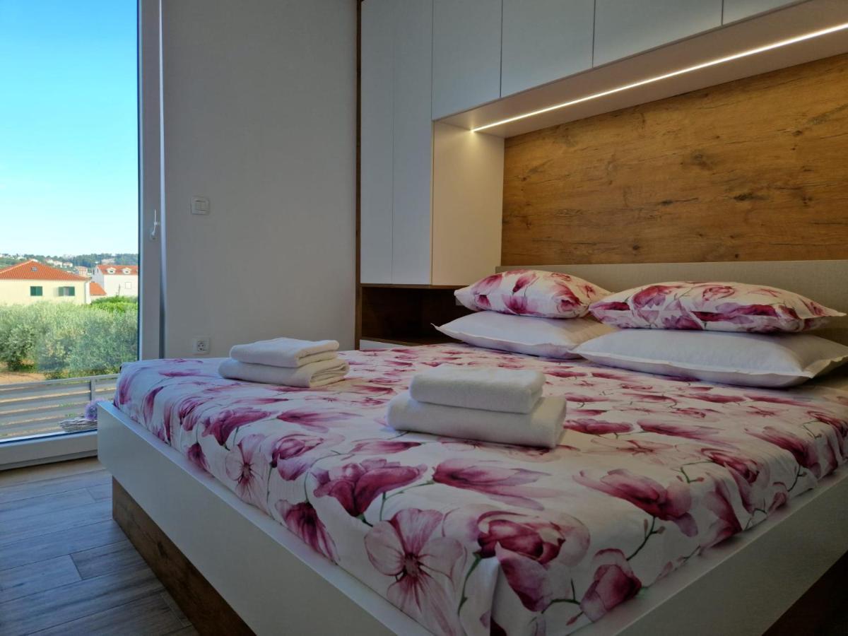 Apartman Marcelina 1 With Private Pool Τρογκίρ Εξωτερικό φωτογραφία